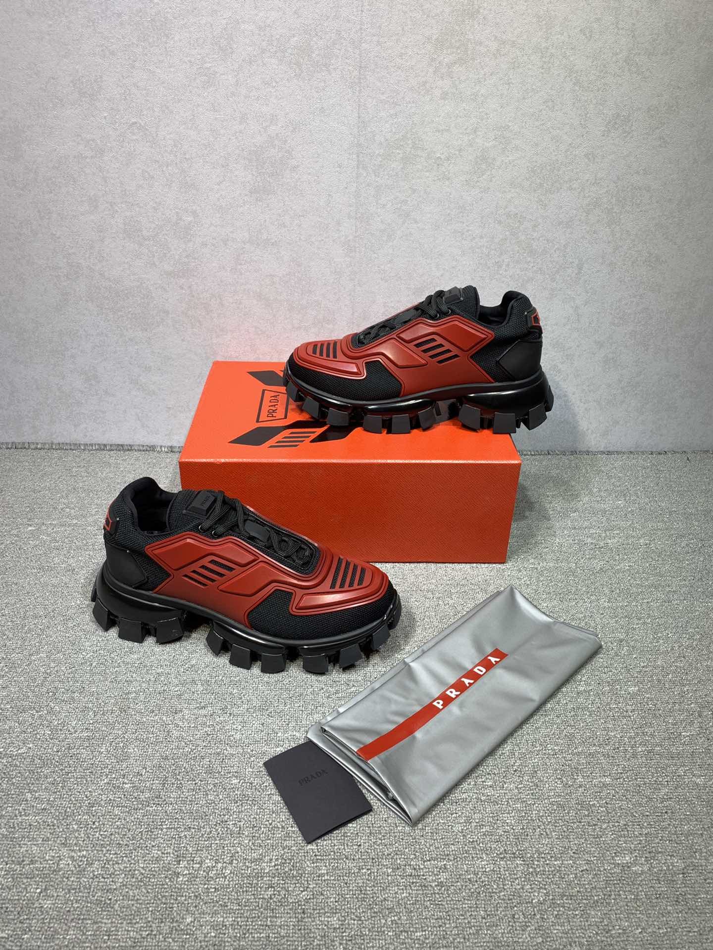 Pra0a Cloudbust Thunder Red Black 2EG293 3KZU