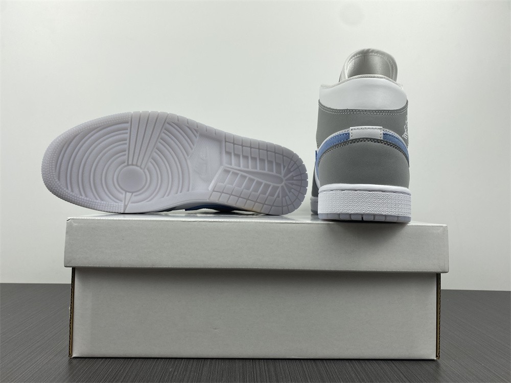Jordan 1 Mid Wolf Grey Aluminum BQ6472-105