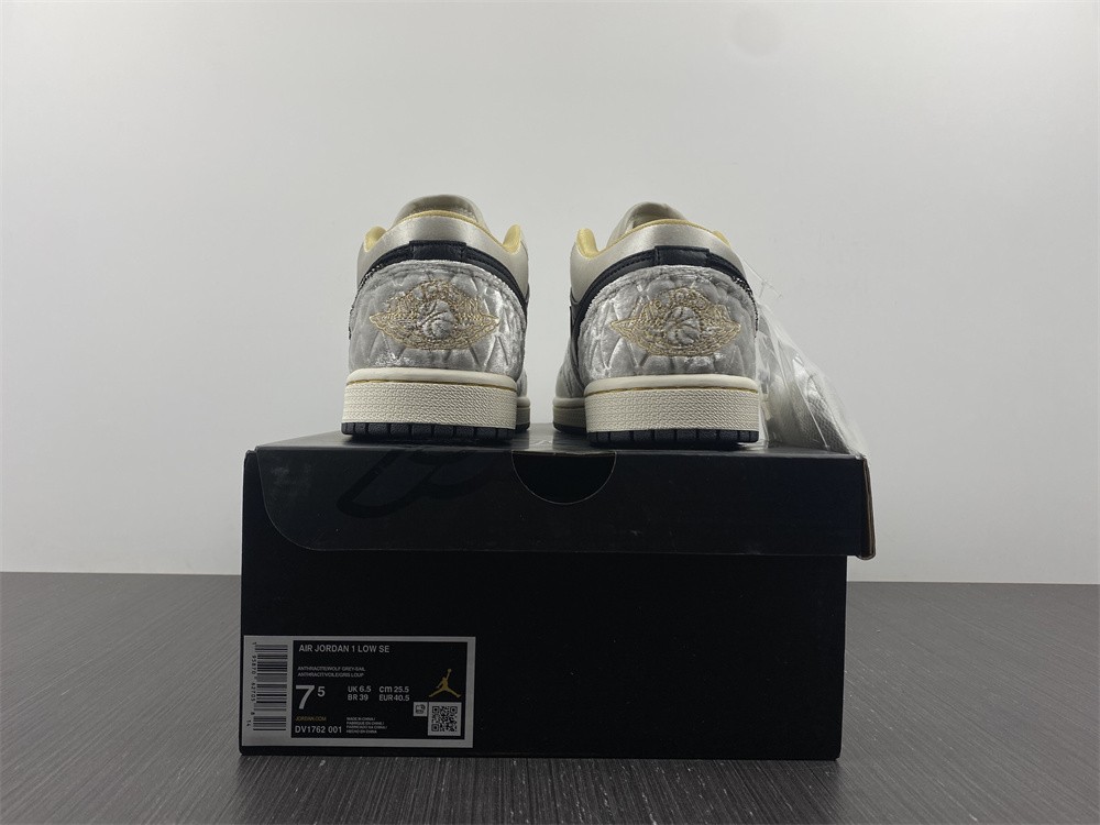 Jordan 1 Low Beaded Swoosh  DV1762-001