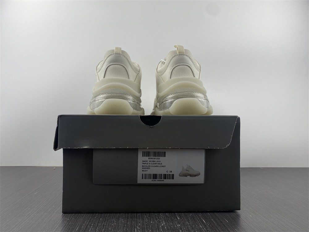 Ba1enc1aga Triple S Sneaker 2022062401