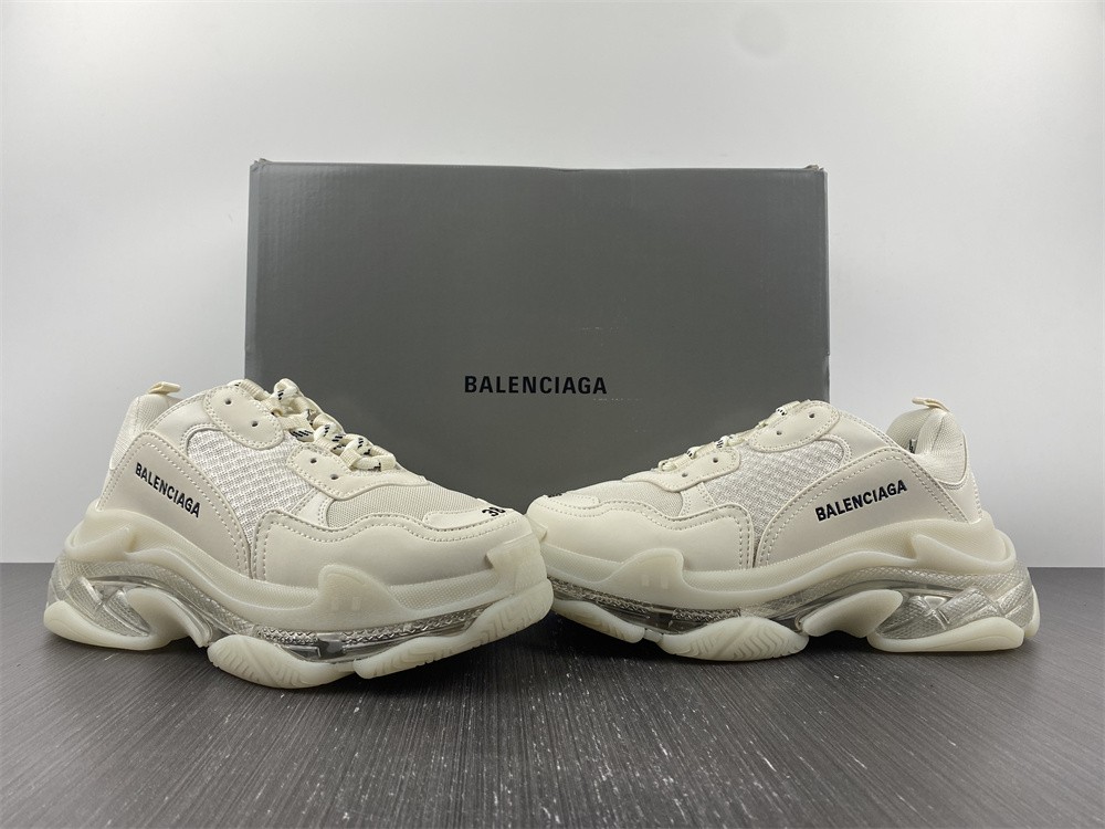 Ba1enc1aga Triple S Sneaker 2022062401