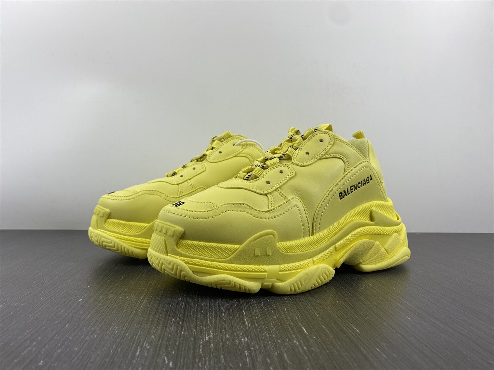 Ba1enc1aga Triple S Sneaker 2022062402