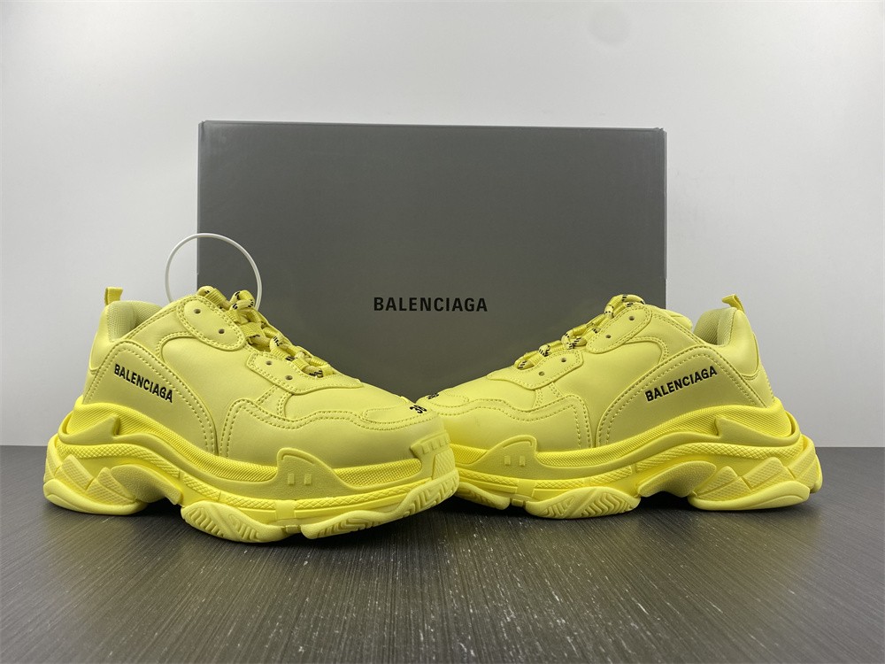 Ba1enc1aga Triple S Sneaker 2022062402
