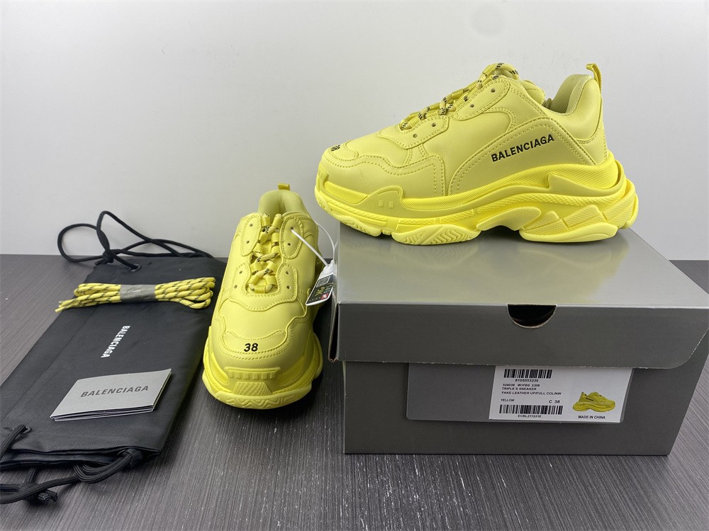 Ba1enc1aga Triple S Sneaker 2022062402