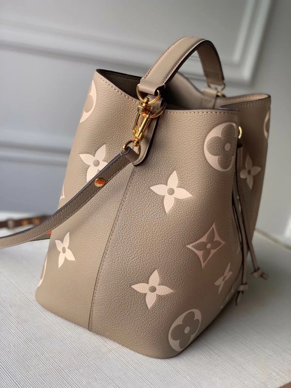 1V M45555 NEONOE 26.0*26.0*17.5cm