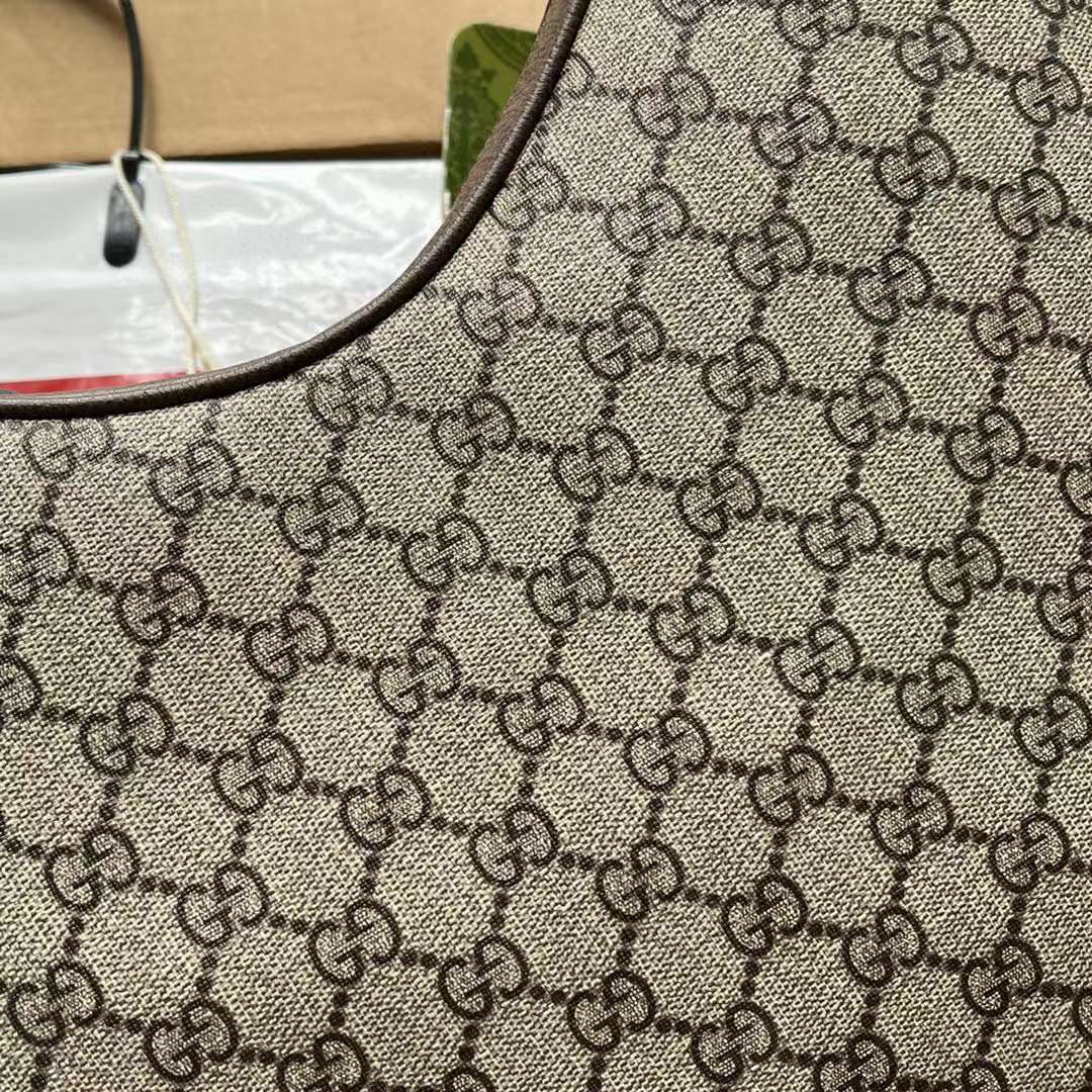Gvcci Attache large shoulder bag 702823 35x 32x 6cm