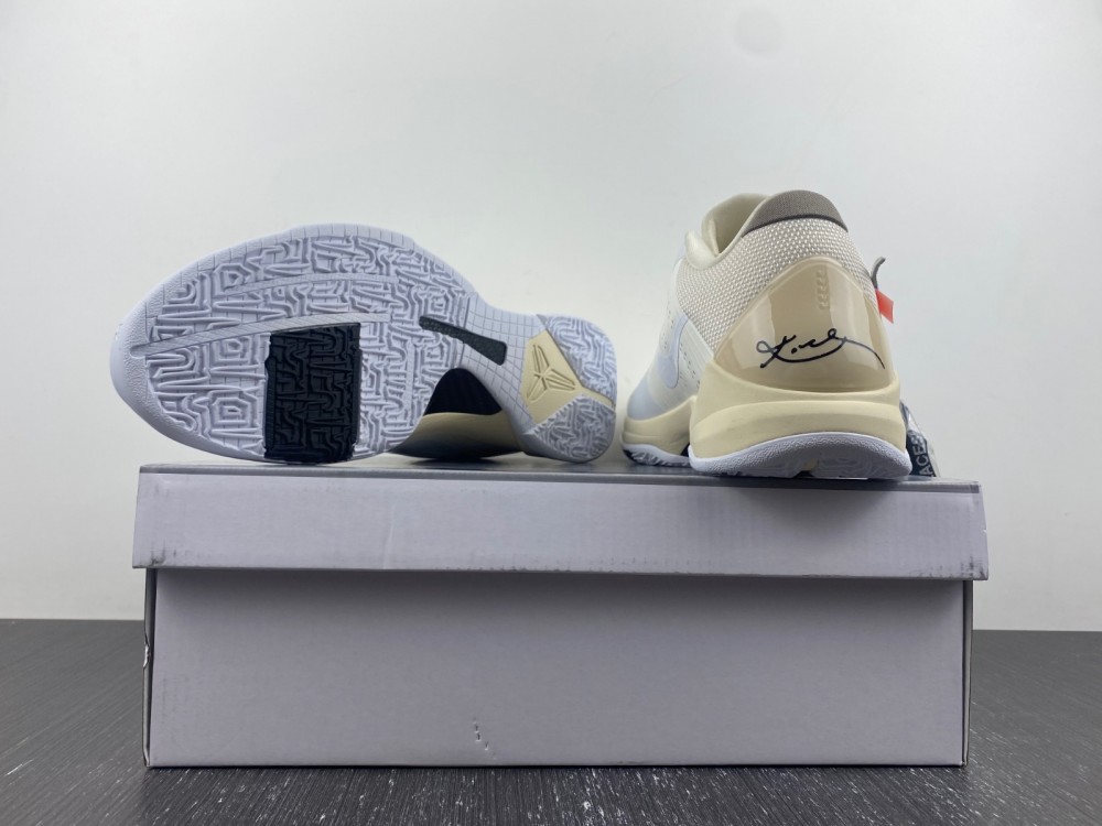 Kobe Off white 2023060901