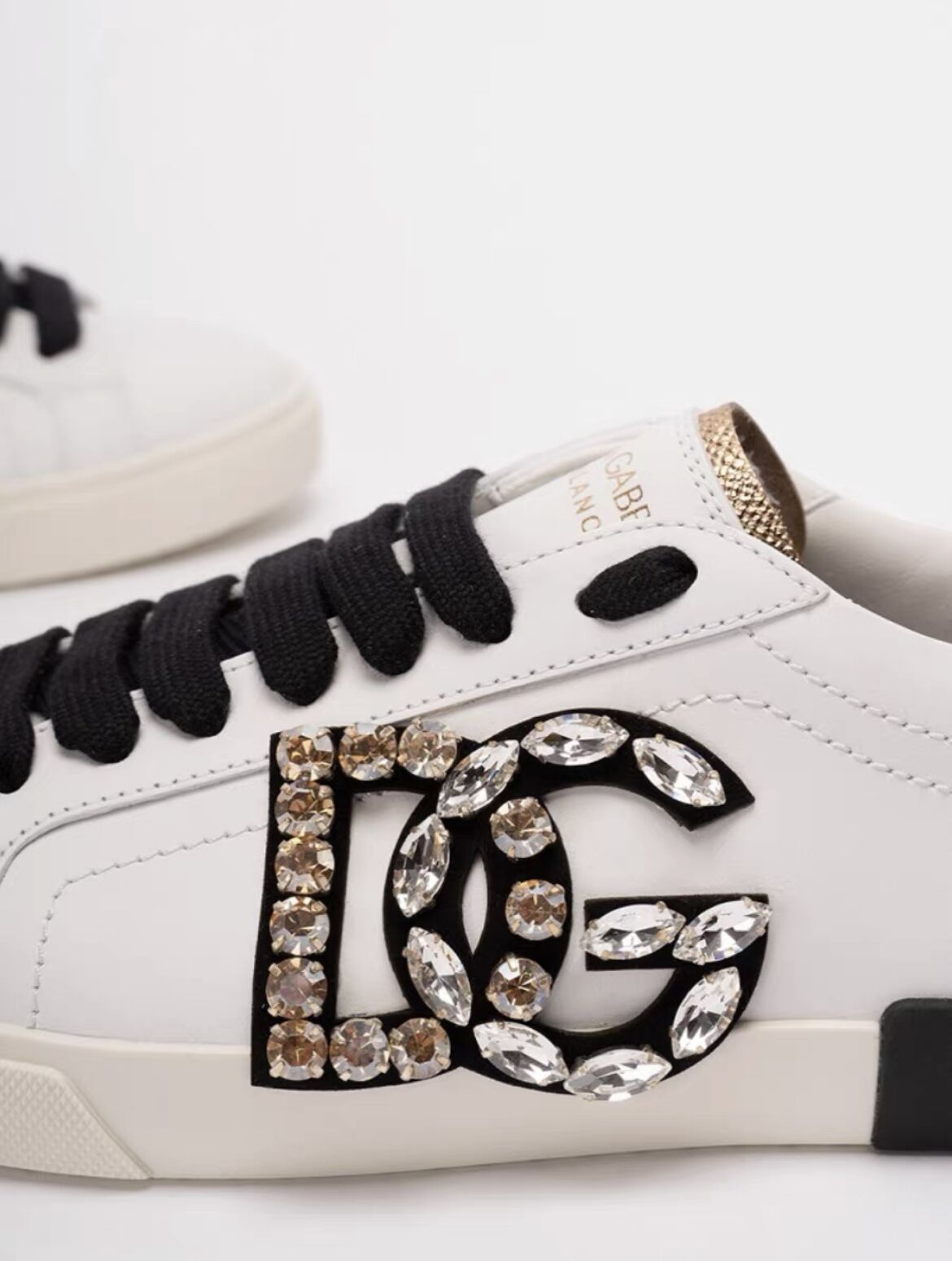 DG sneaker 2023082201
