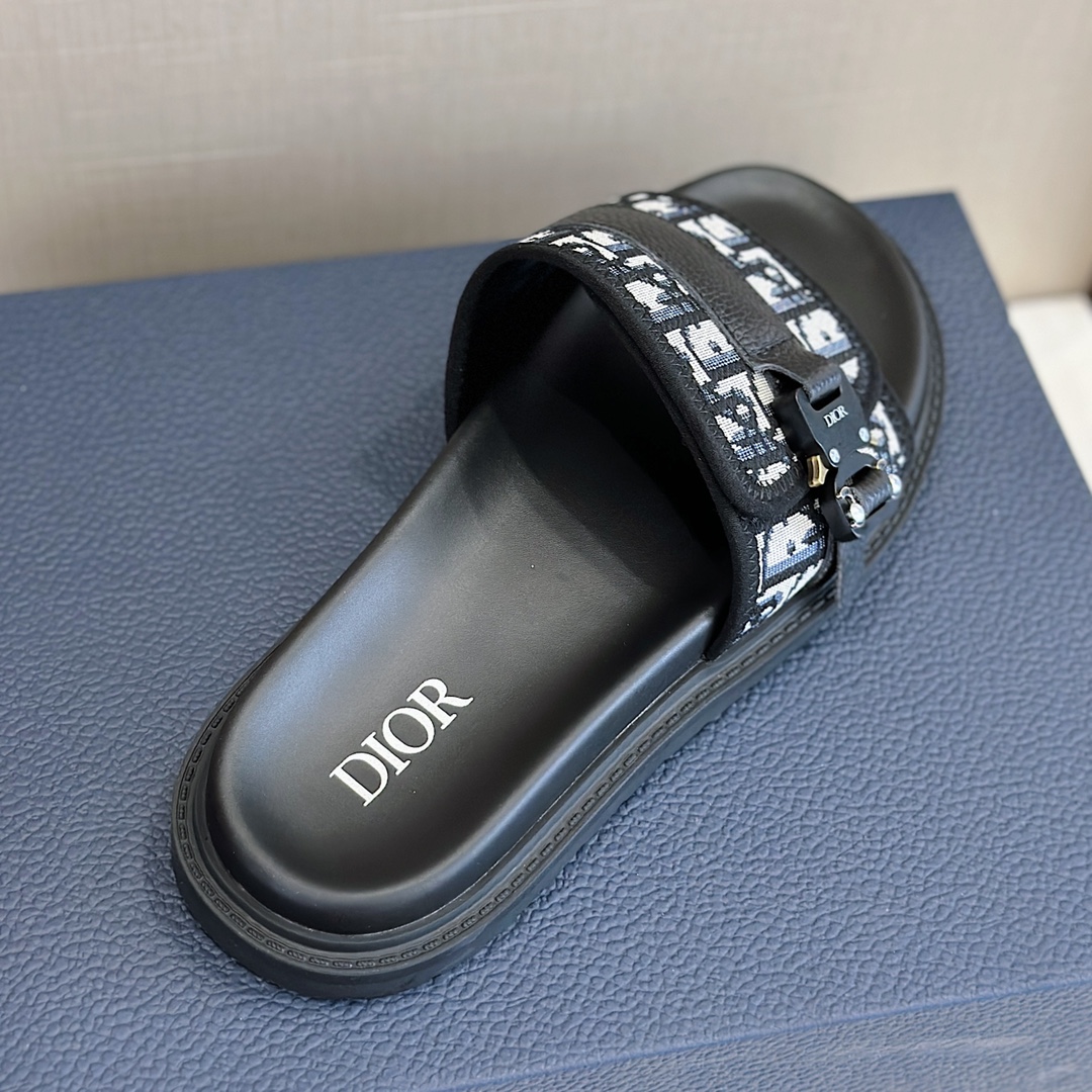 D*or slide 2023082406