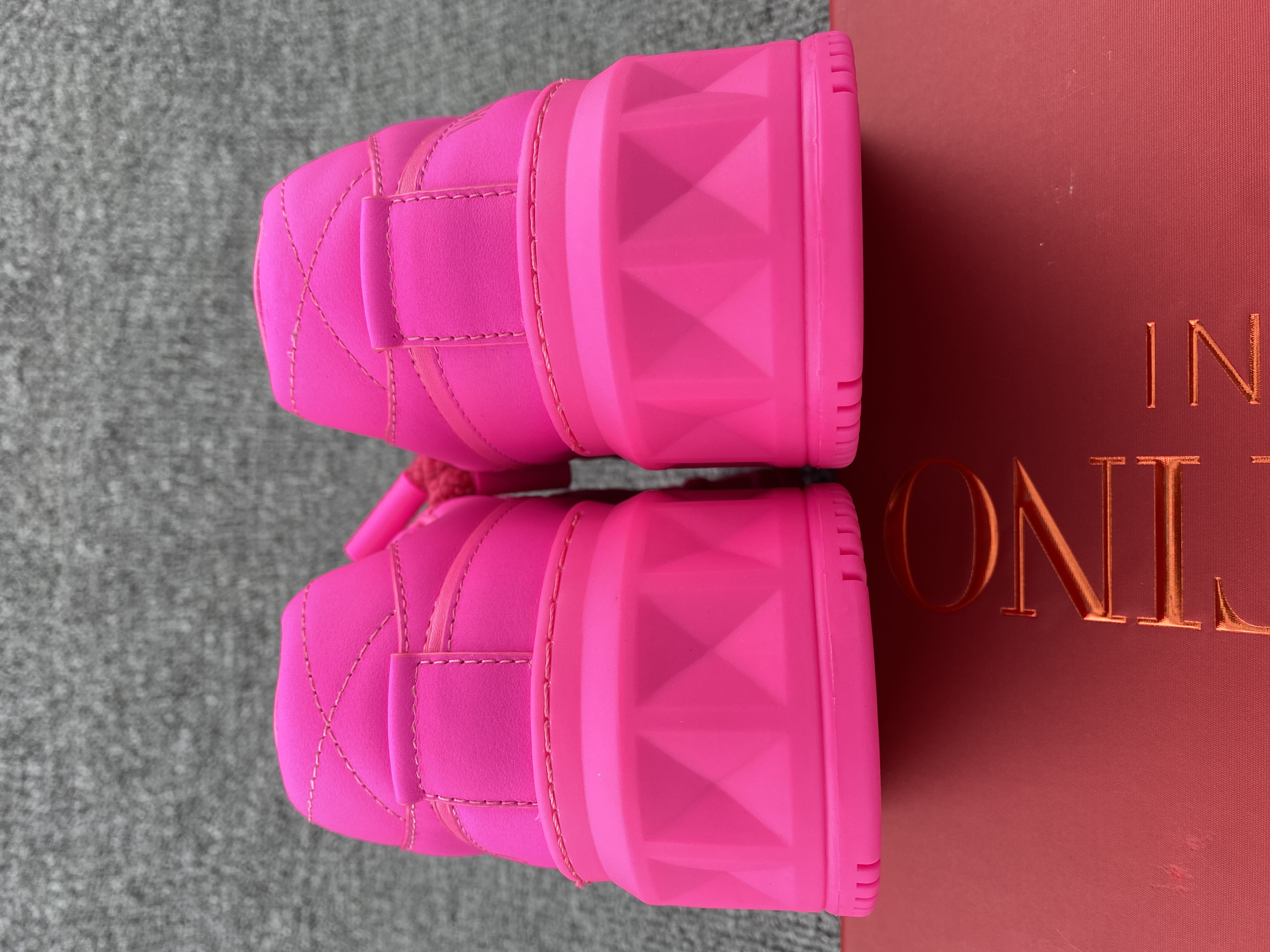 Valentino sneaker 2023090603