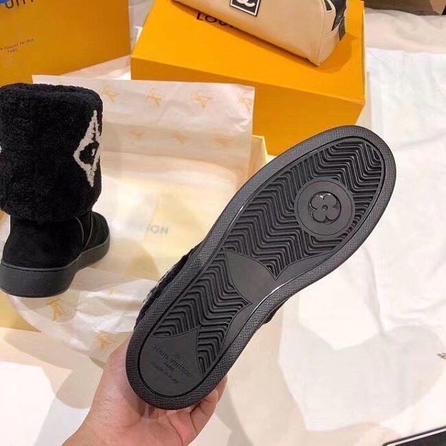 lv l**is V*t*n boots 2023091401