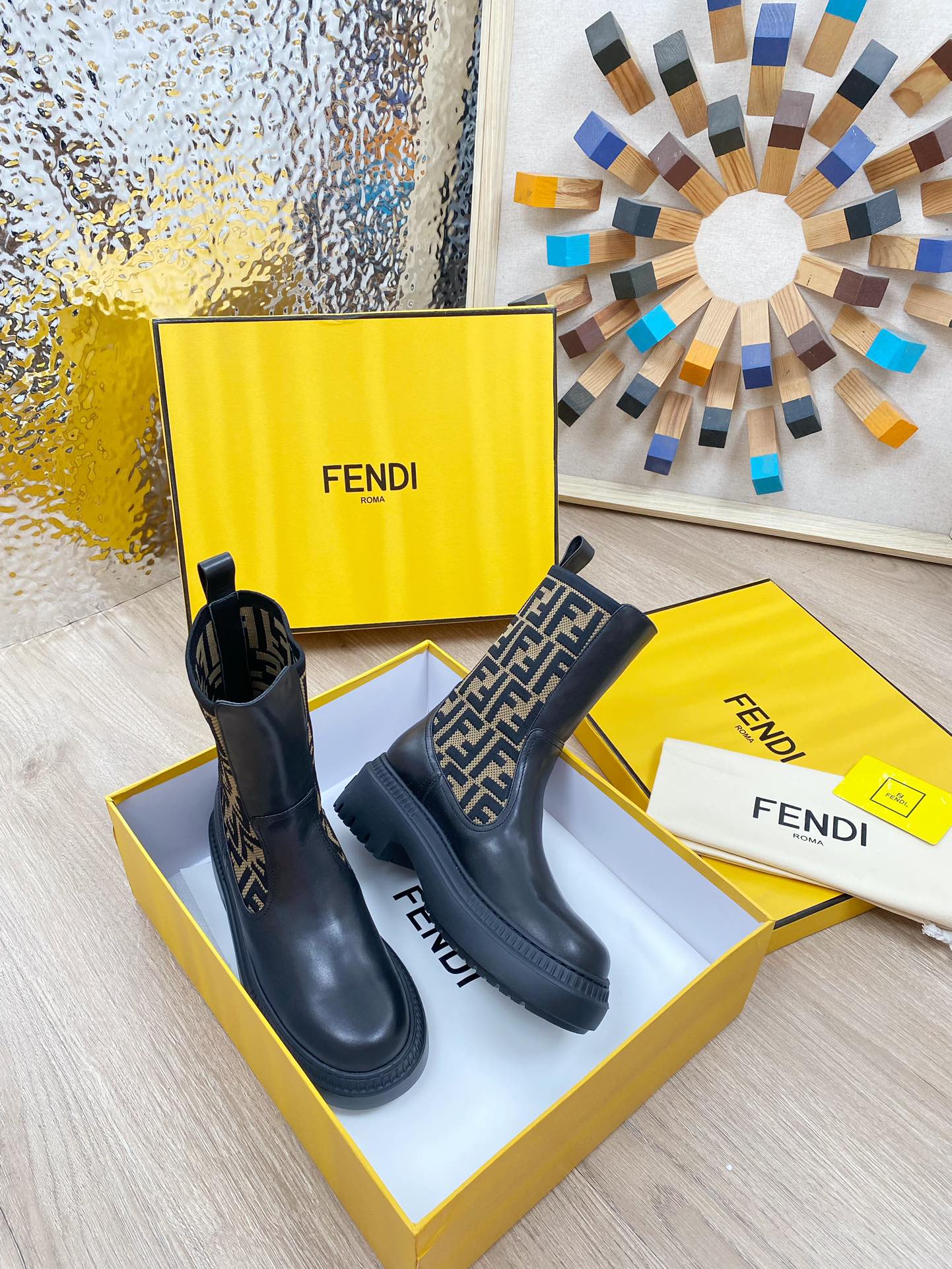 F**di boots 2023091402