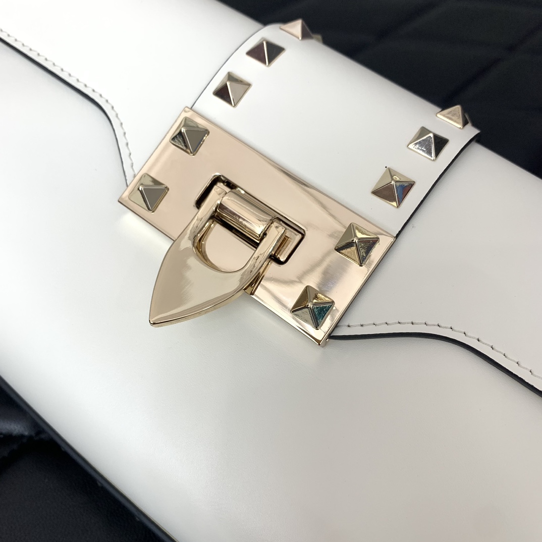 Valentino rockstud bag 26*13*7CM white 2023111703