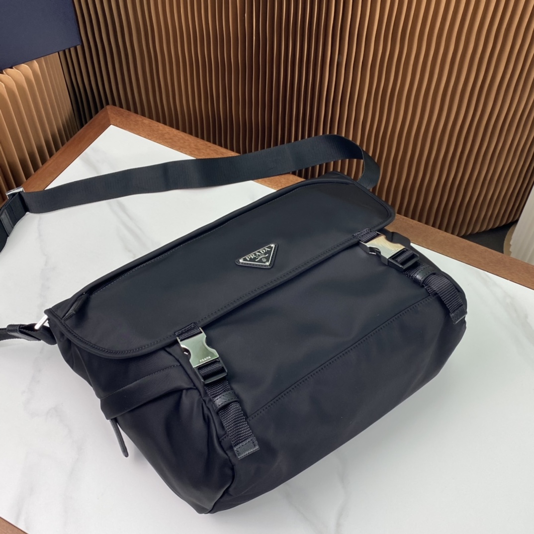 Pra*a re-nylon bag 30*27.5*14.5cm 2023112204