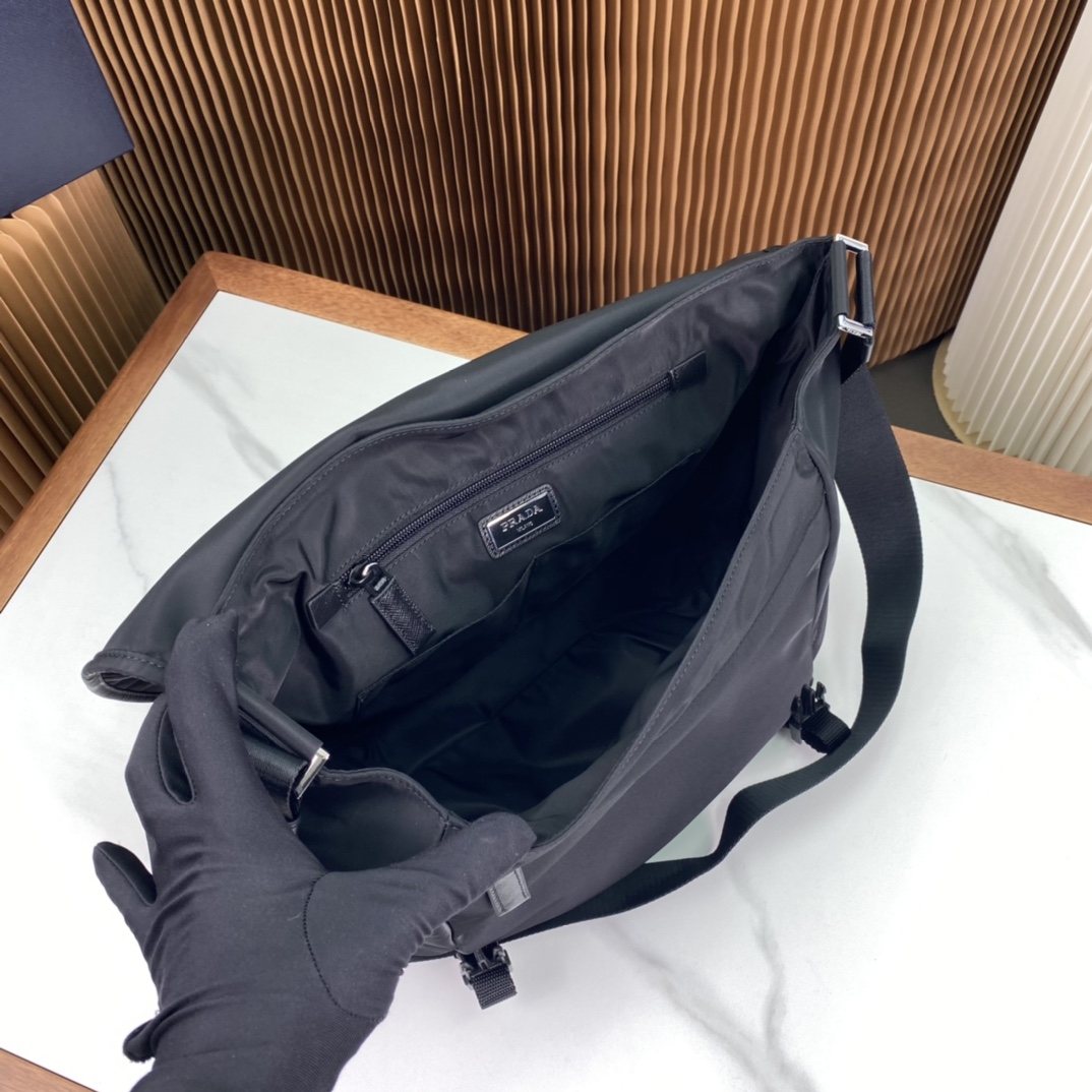 Pra*a re-nylon bag 30*27.5*14.5cm 2023112204