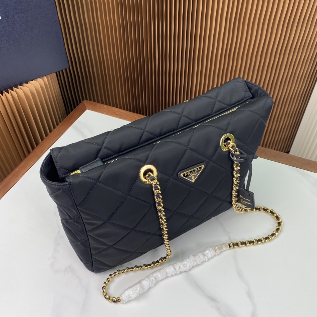 Pra*a vintage bag 35*25*9.5cm
