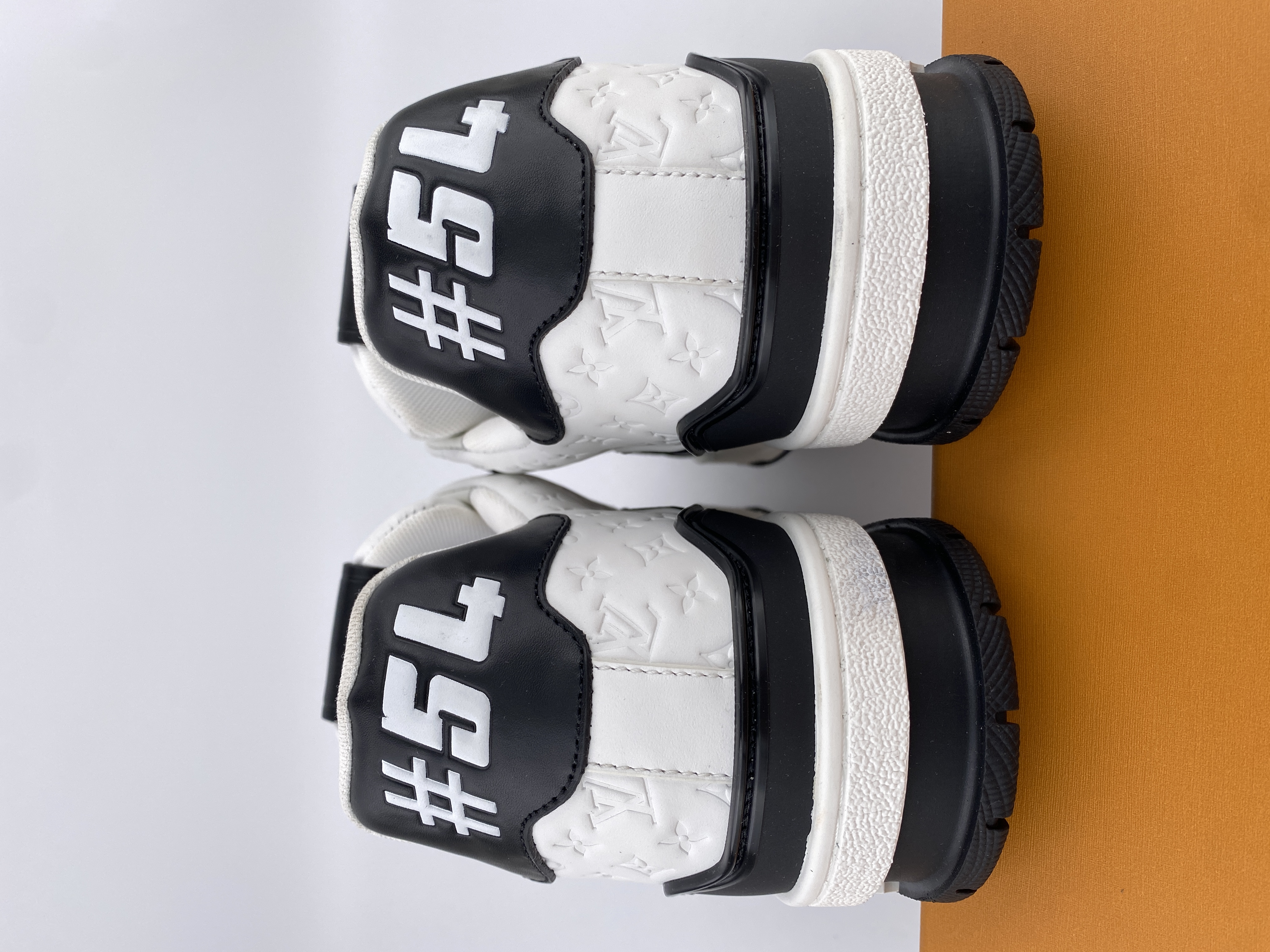 LV#54 sneaker 2023112701