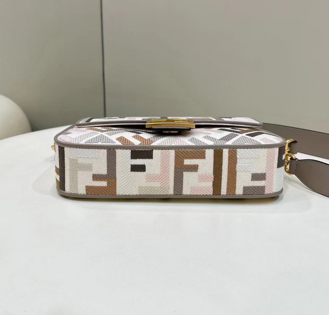 F**di baguette bag 26×6×14cm