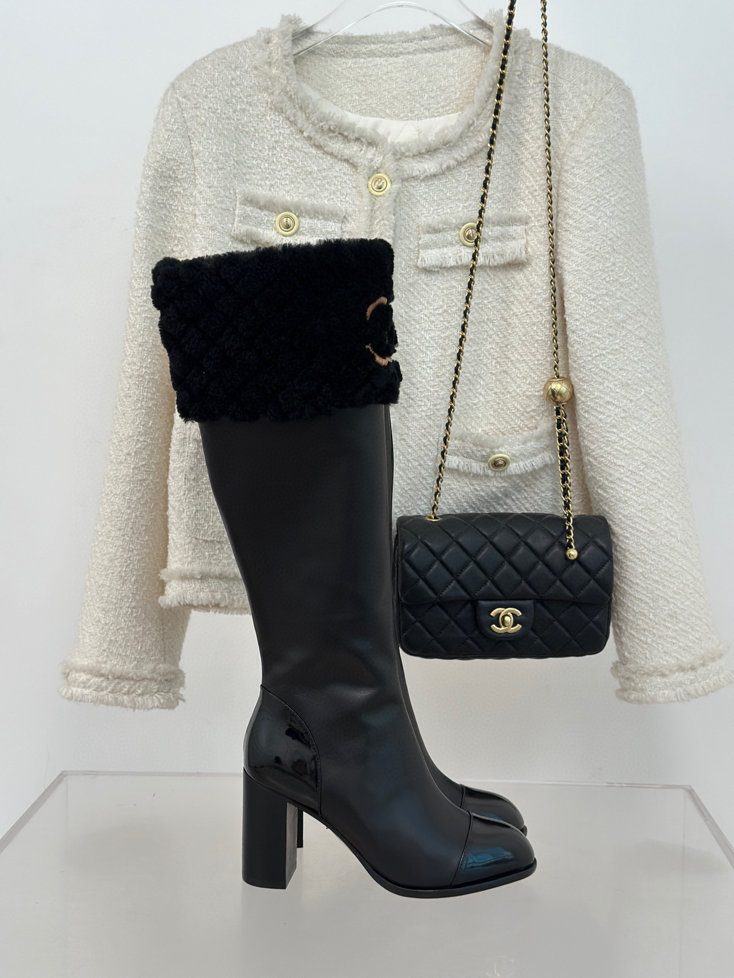Ch*el boots 2023120107