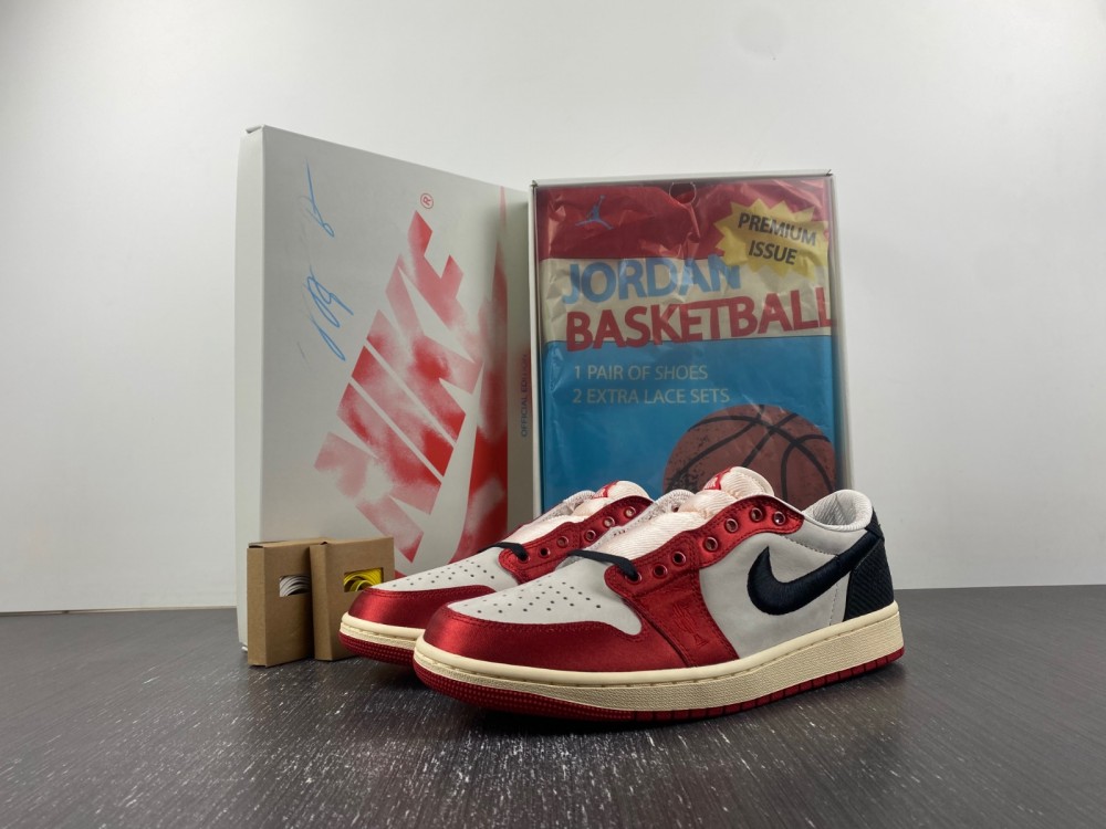 Air Jordan 1 Retro Low OG Trophy Room Away FN0432-100