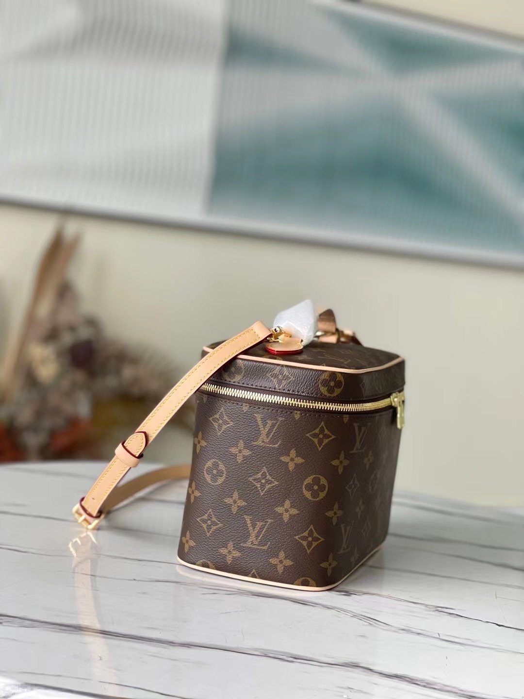 lv l**is V*t*n nice bb vanity cosmetic bag m42265 24cm