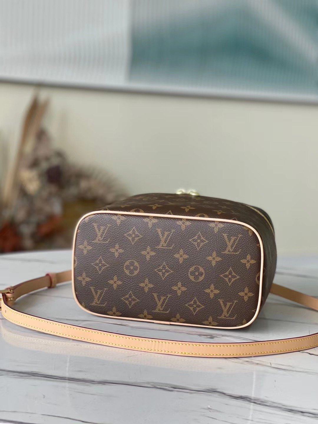 lv l**is V*t*n nice bb vanity cosmetic bag m42265 24cm