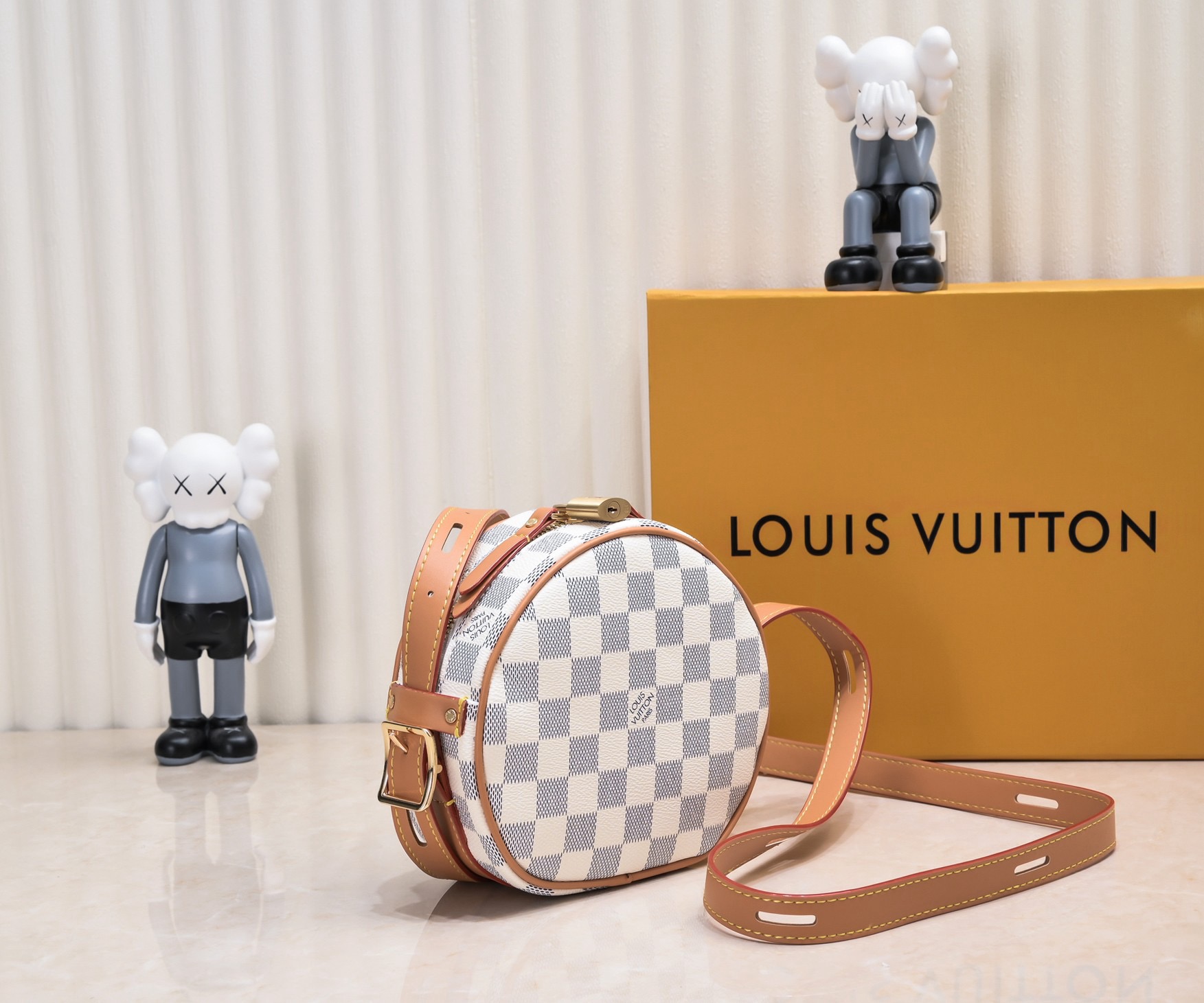 LV boite Chapeau souple 18*17*7CM