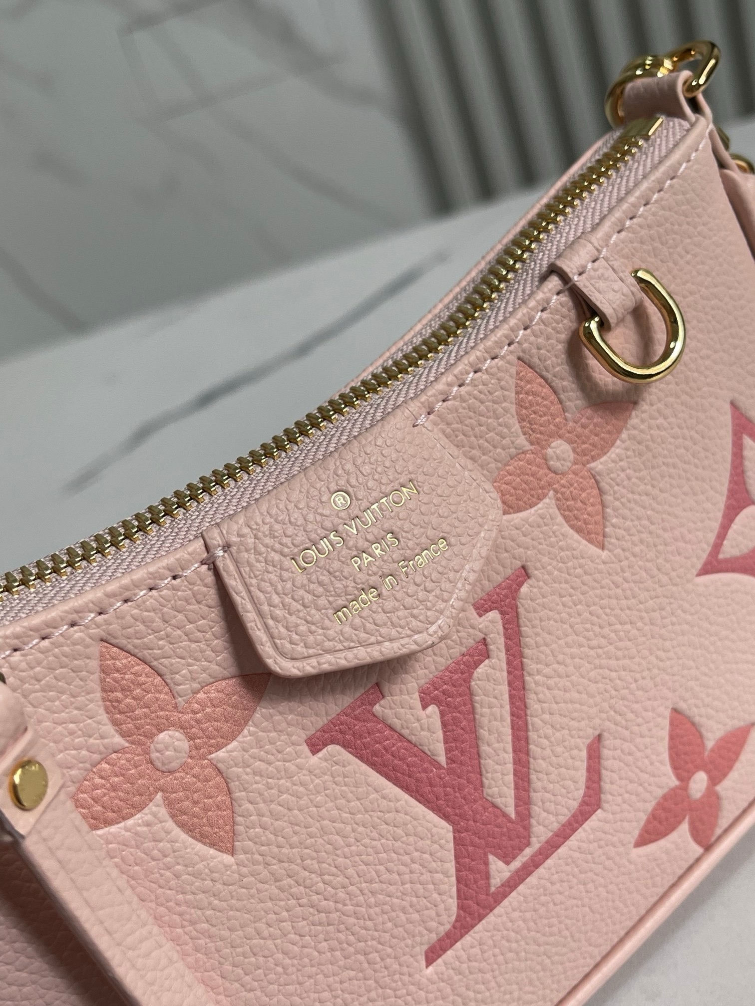 LV Easy Pouch On Strap Monogram Empreinte M80349 19CM