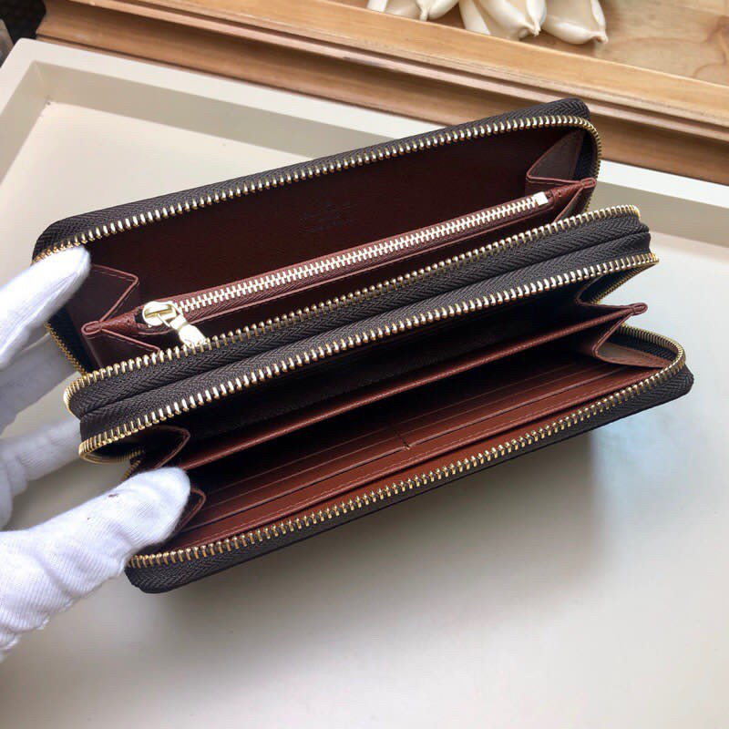 LV wallet 2024060502