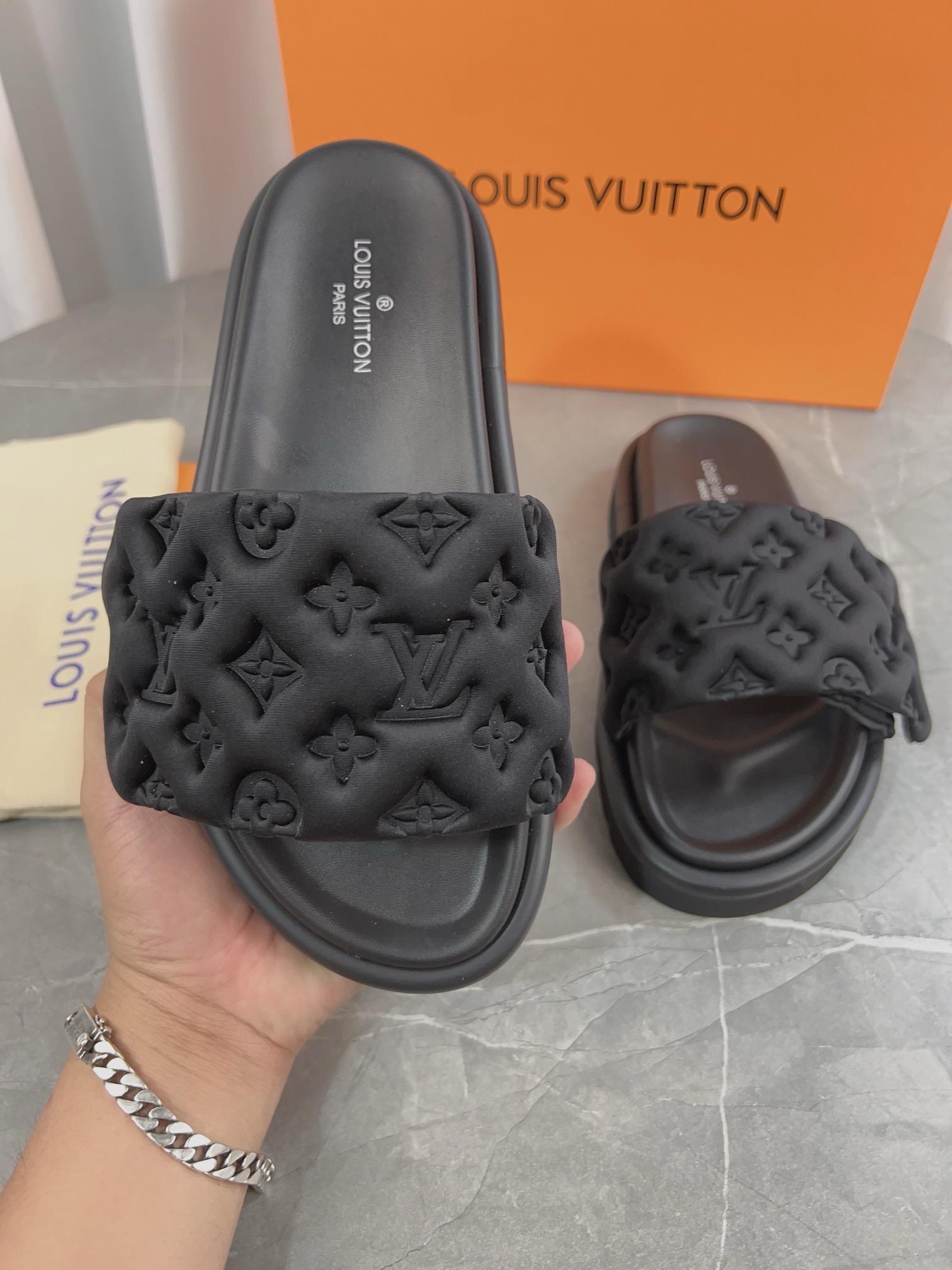 LV LV slipper 2024062101