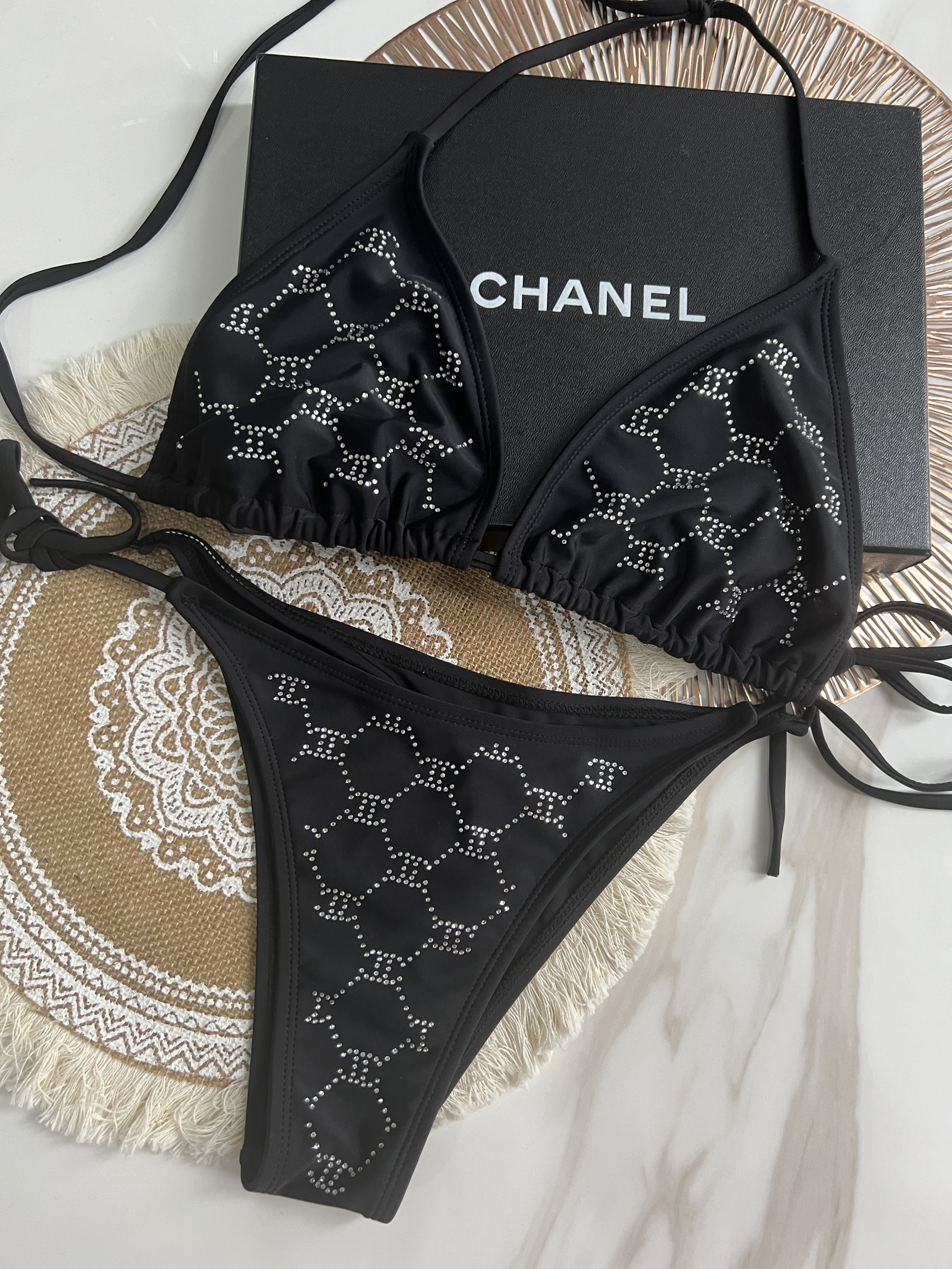 Ch*el swimsuit 01