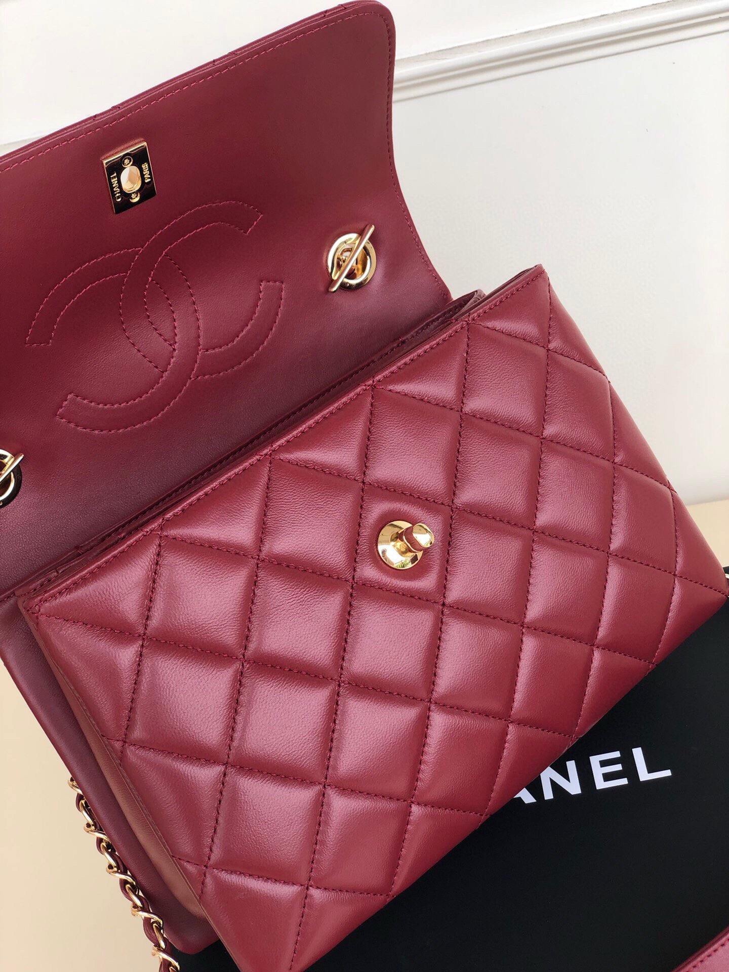 Ch*el flap bag with top handle 92236 25cm