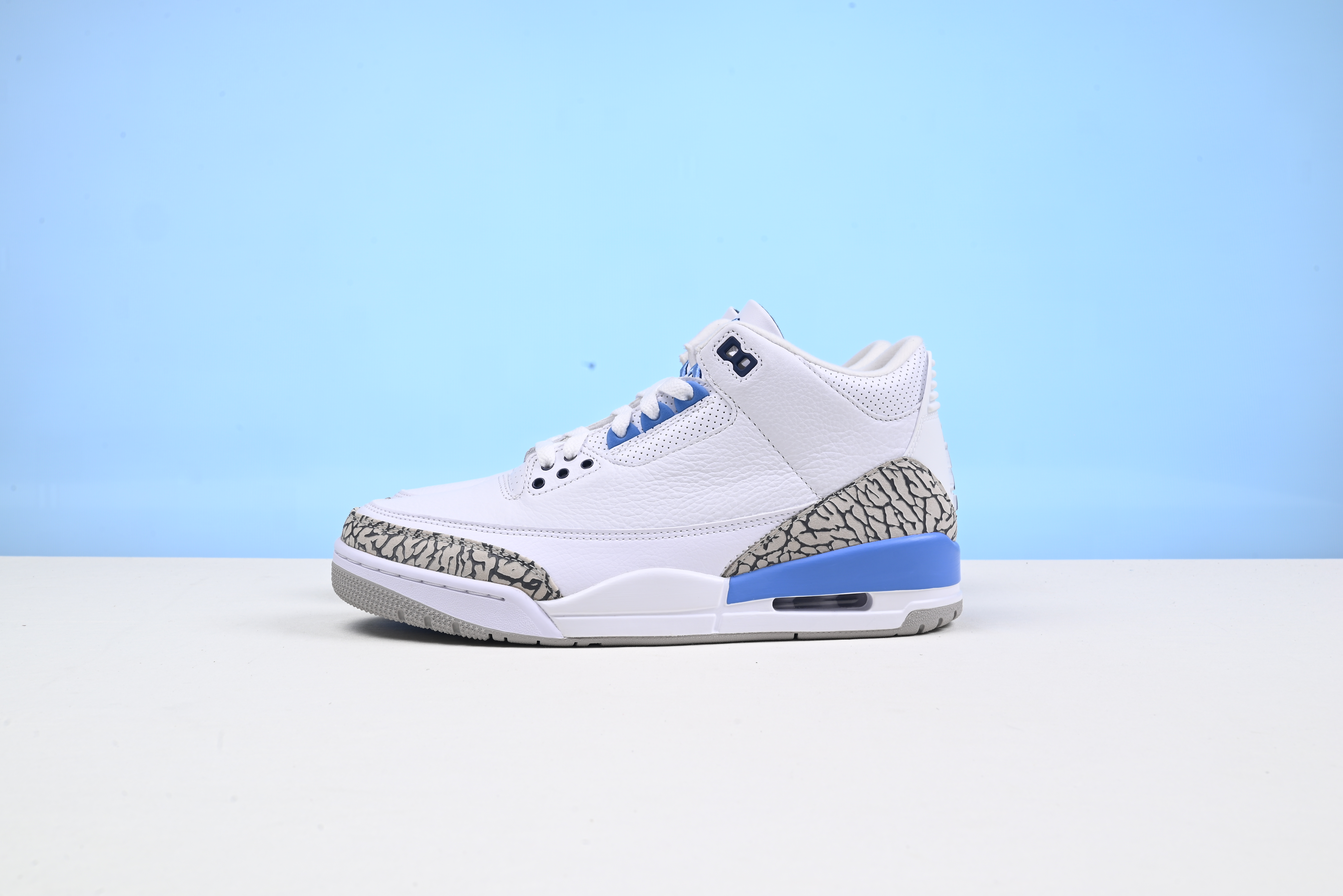 Jordan 3 Retro UNC CT8532-104