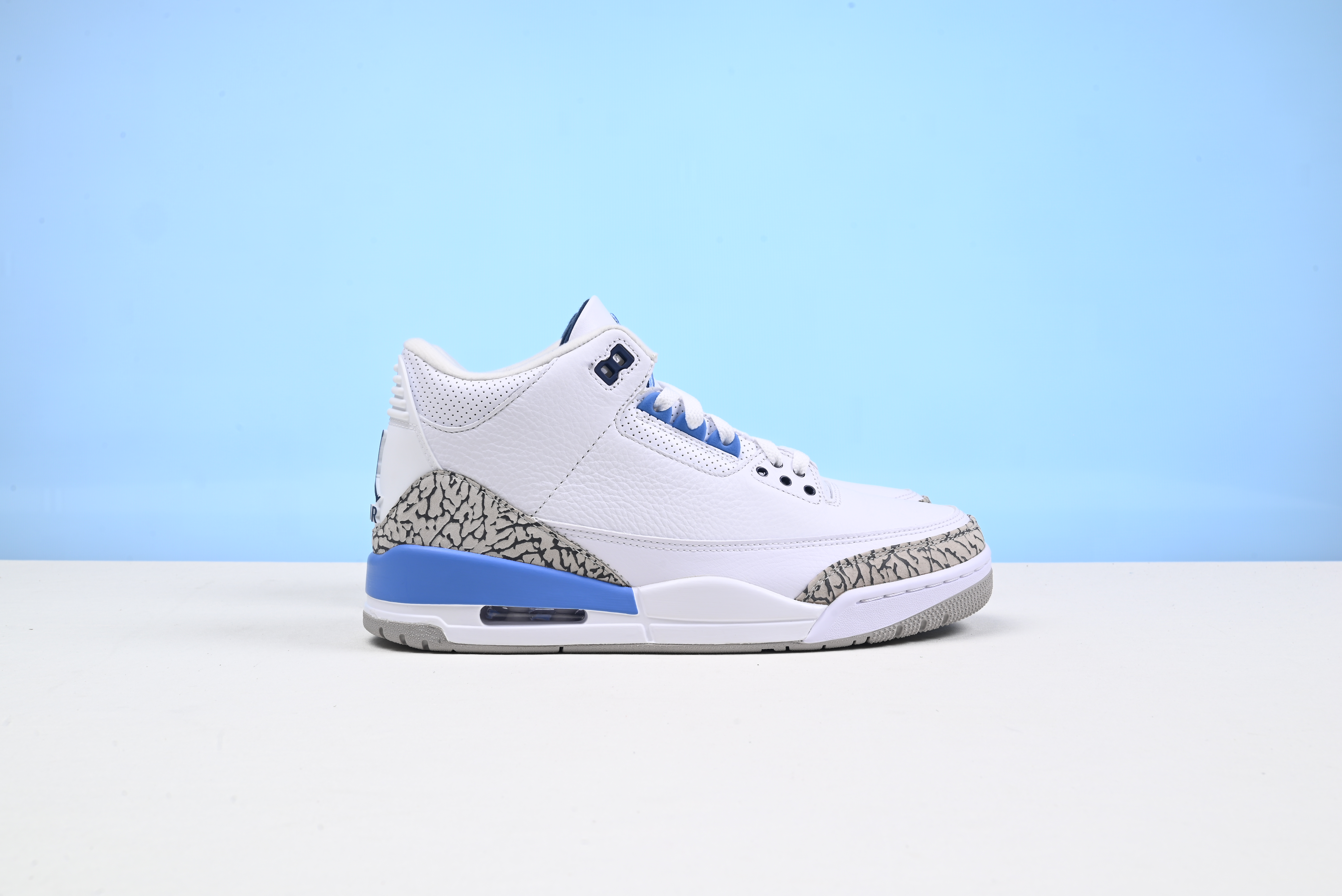 Jordan 3 Retro UNC CT8532-104