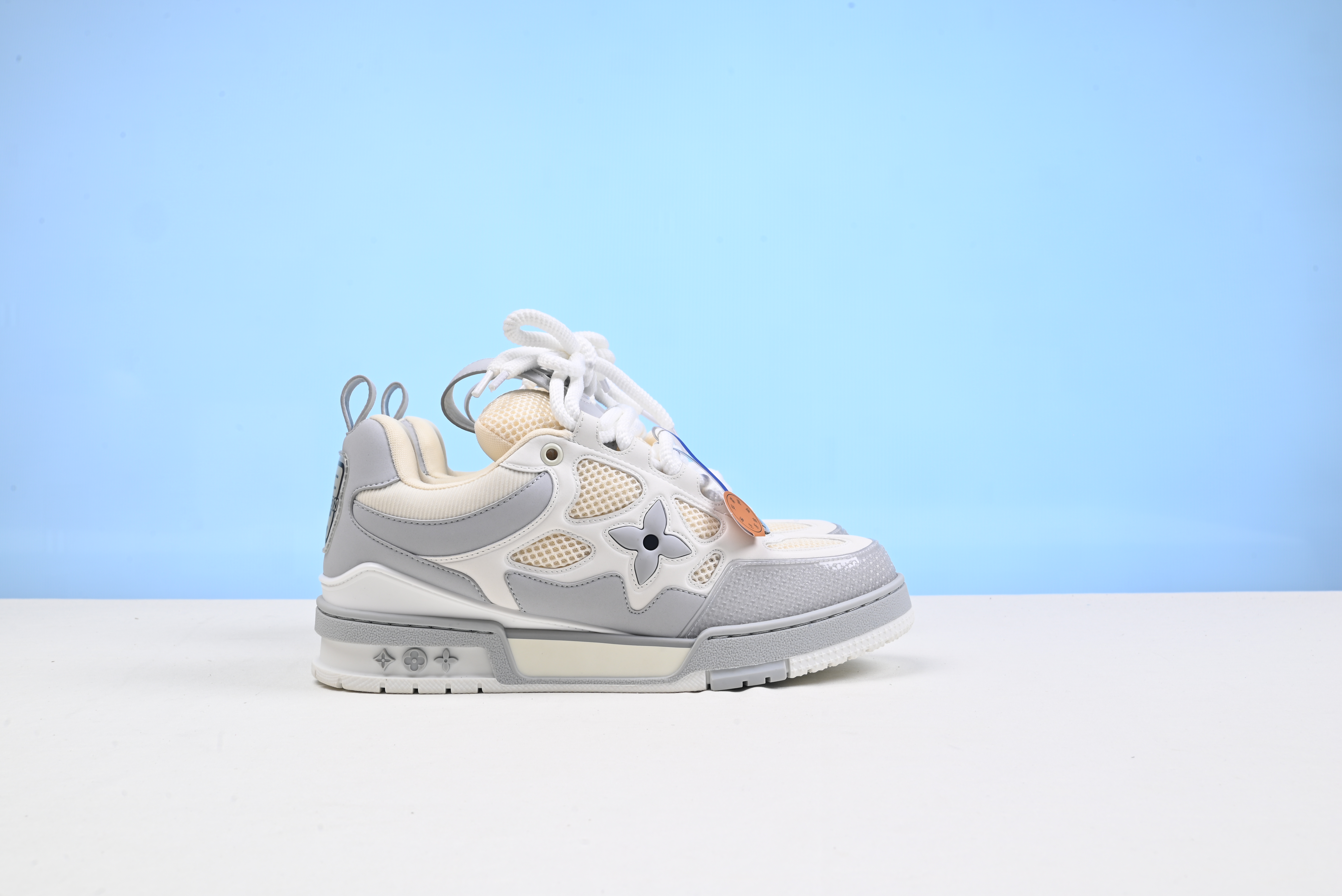 LV sneaker 2024082301