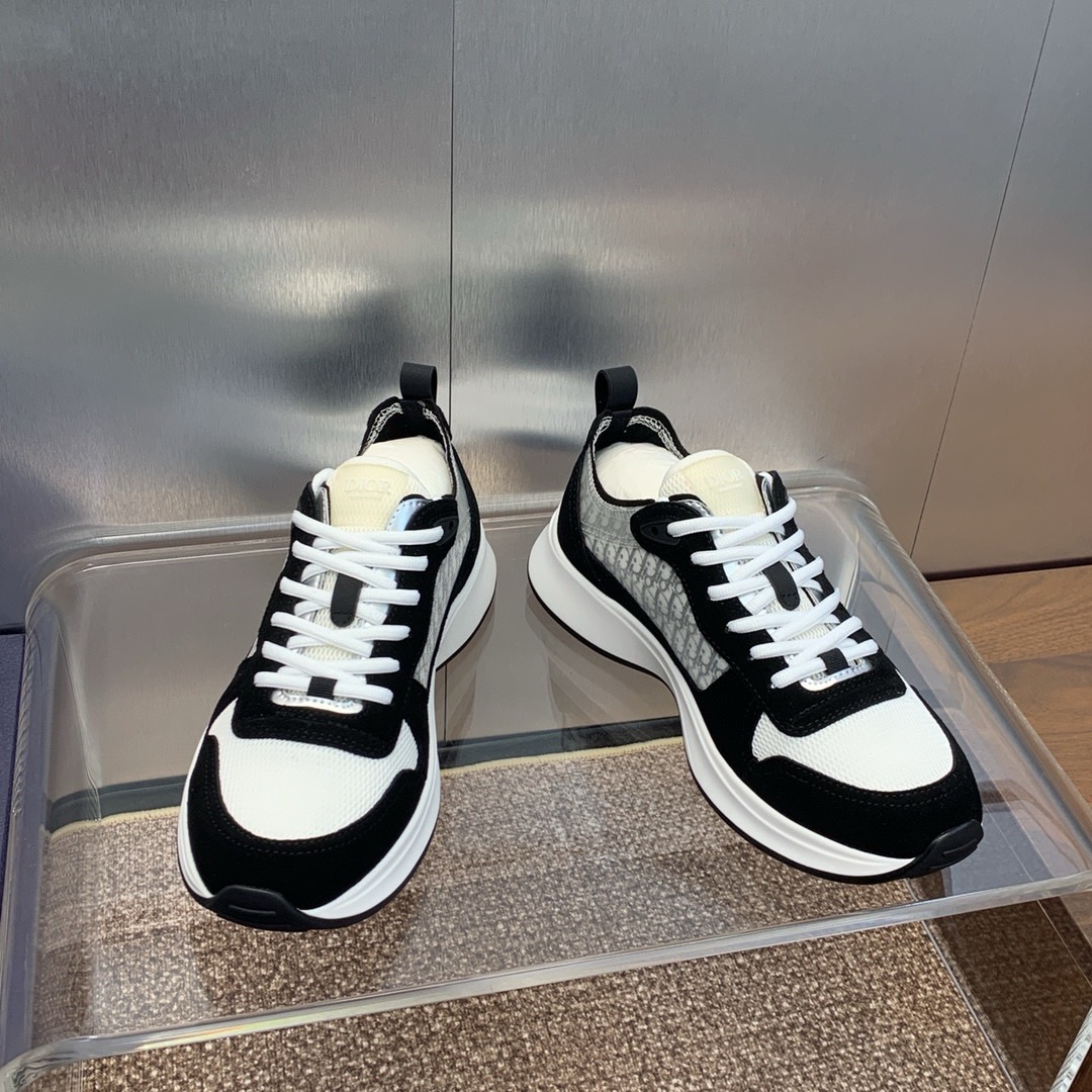 D*or sneaker 2024101801