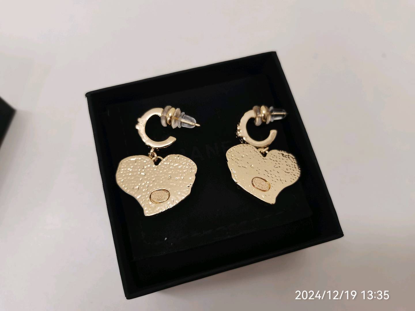 Ch*el earring 2024122601