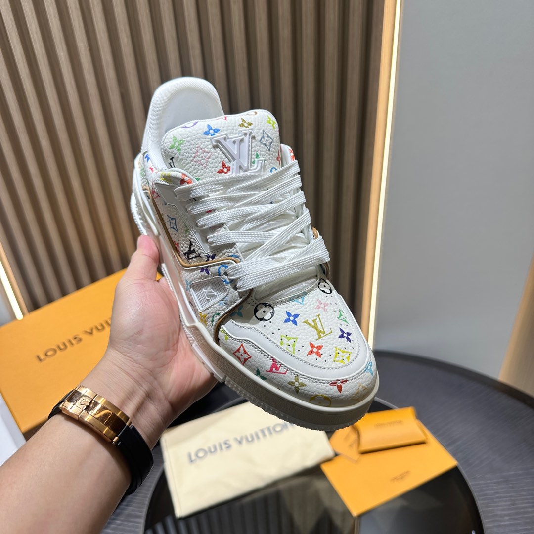 LV sneaker 2025010205