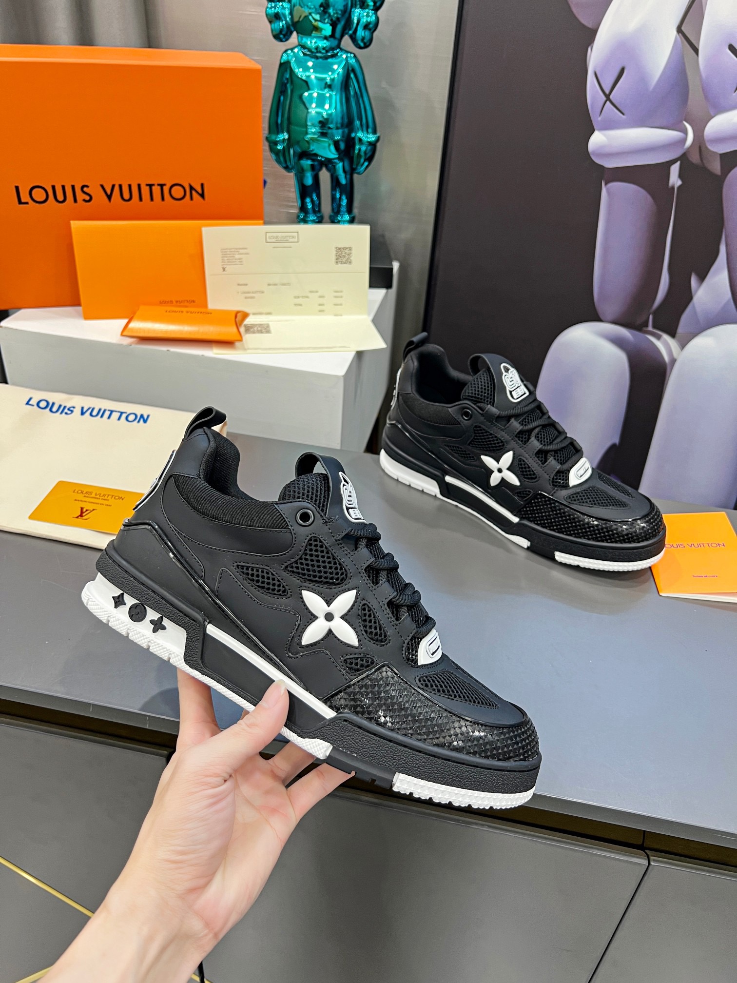 LV sneaker 2025010401
