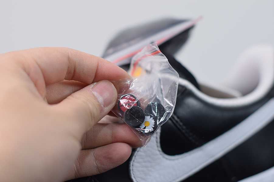 PEACEMINUSONE x Nike Air Force 1 AQ3692-001