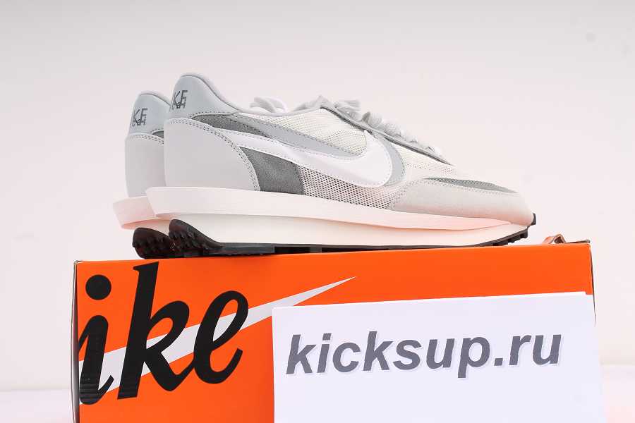 NIKE LDWAFFLE SACAI BV0073100