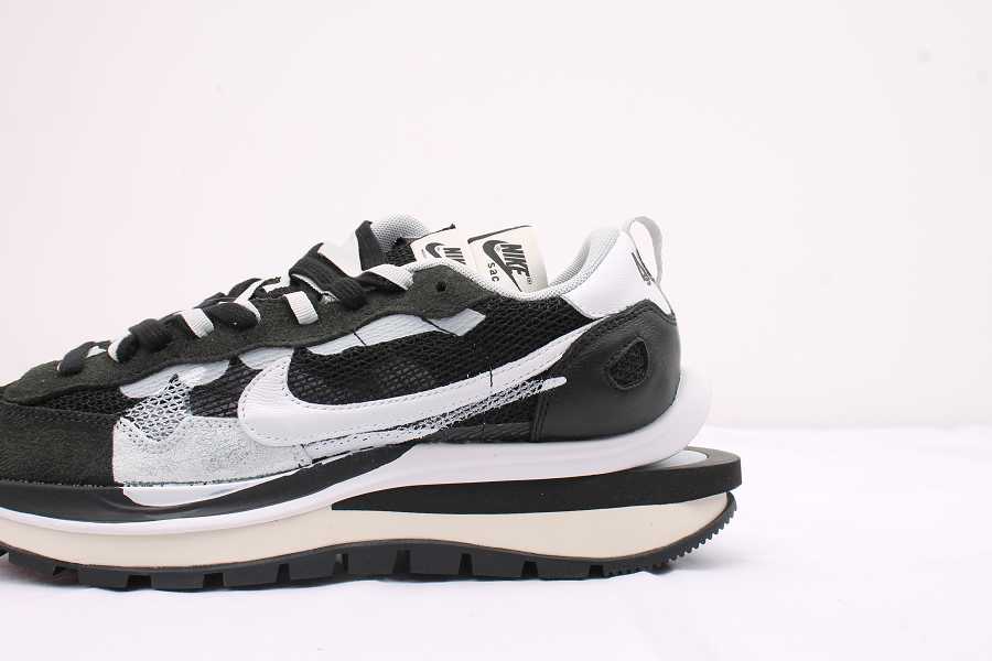 Nike Vaporwaffle sacai Black White CV1363-001