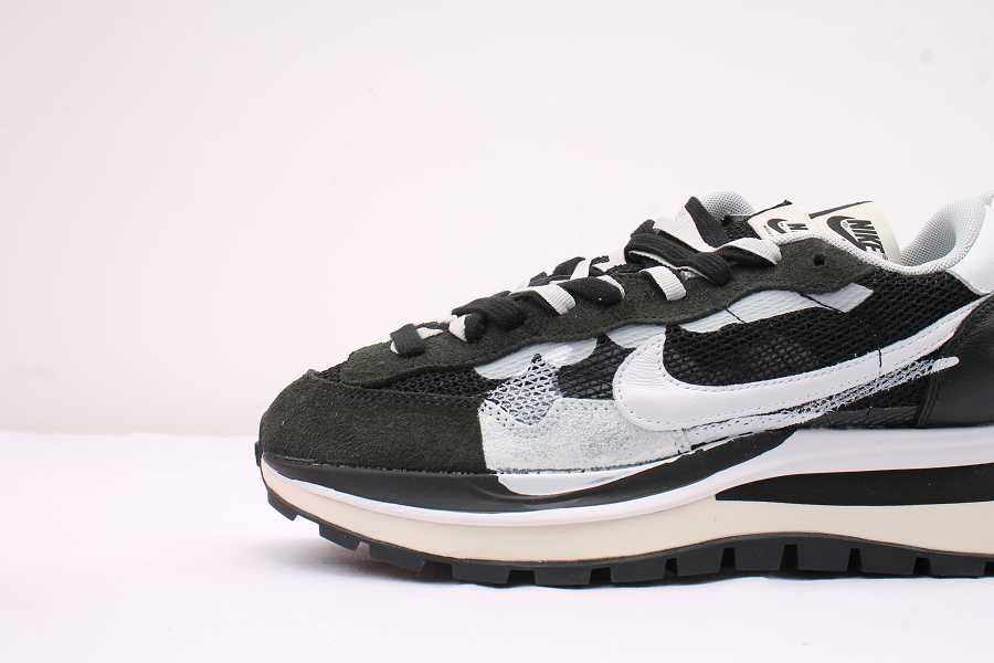 Nike Vaporwaffle sacai Black White CV1363-001