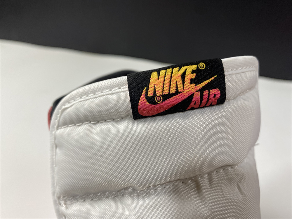 Jordan 1 Retro High OG Light Fusion Red 555088-603